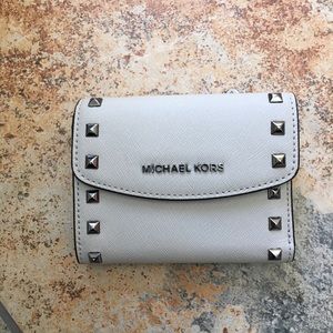 🌸Michael Kors Ava Stud Wallet🌸